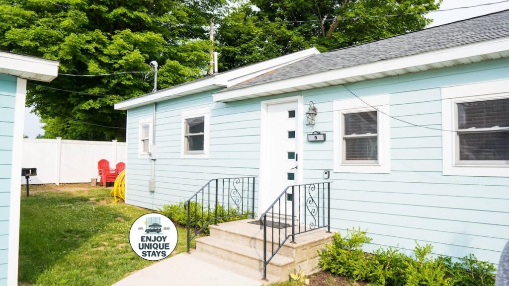 Sister Lake Cottages - Unit 5 Main Image