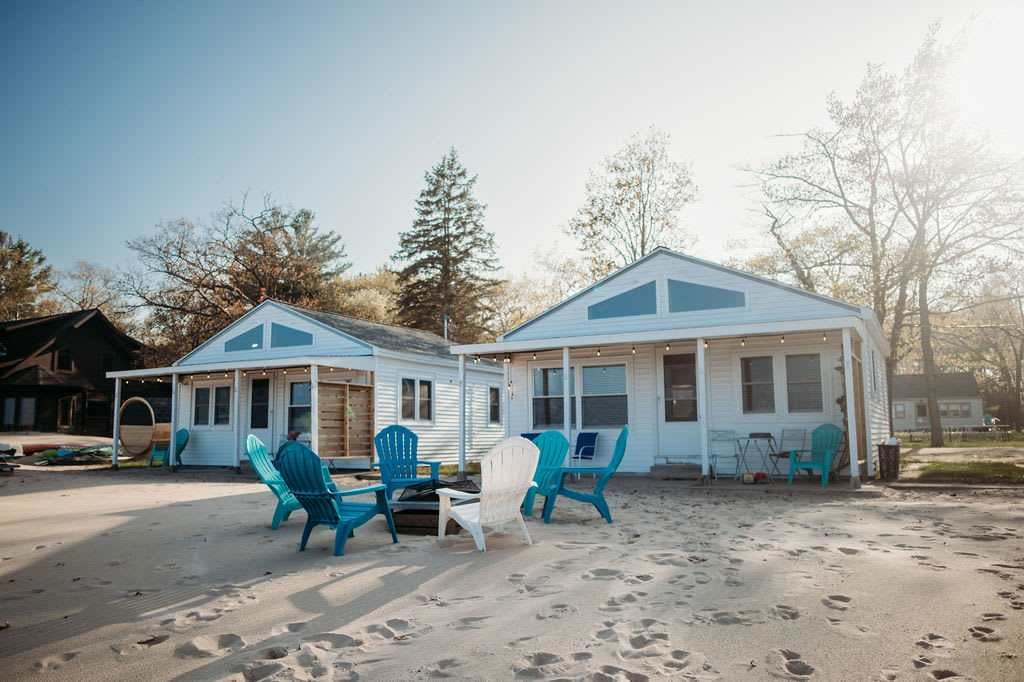 New renovated bathroom & new roof - Lake Huron 5! Main Image