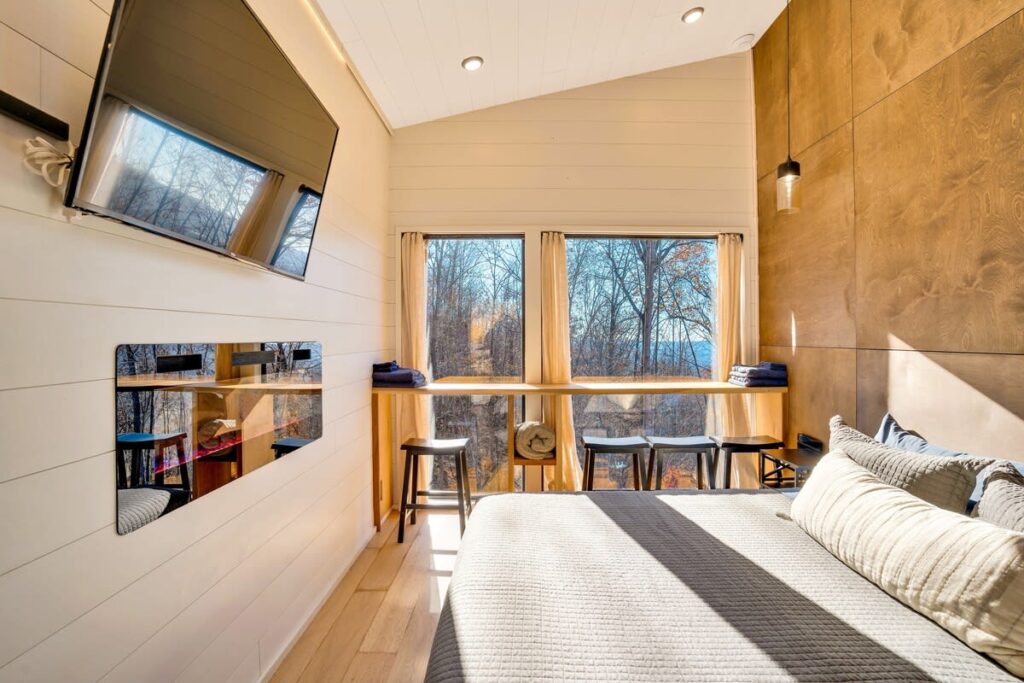 The Lumber Jack Pine Treehouse at Treetop Escapes! Main Image