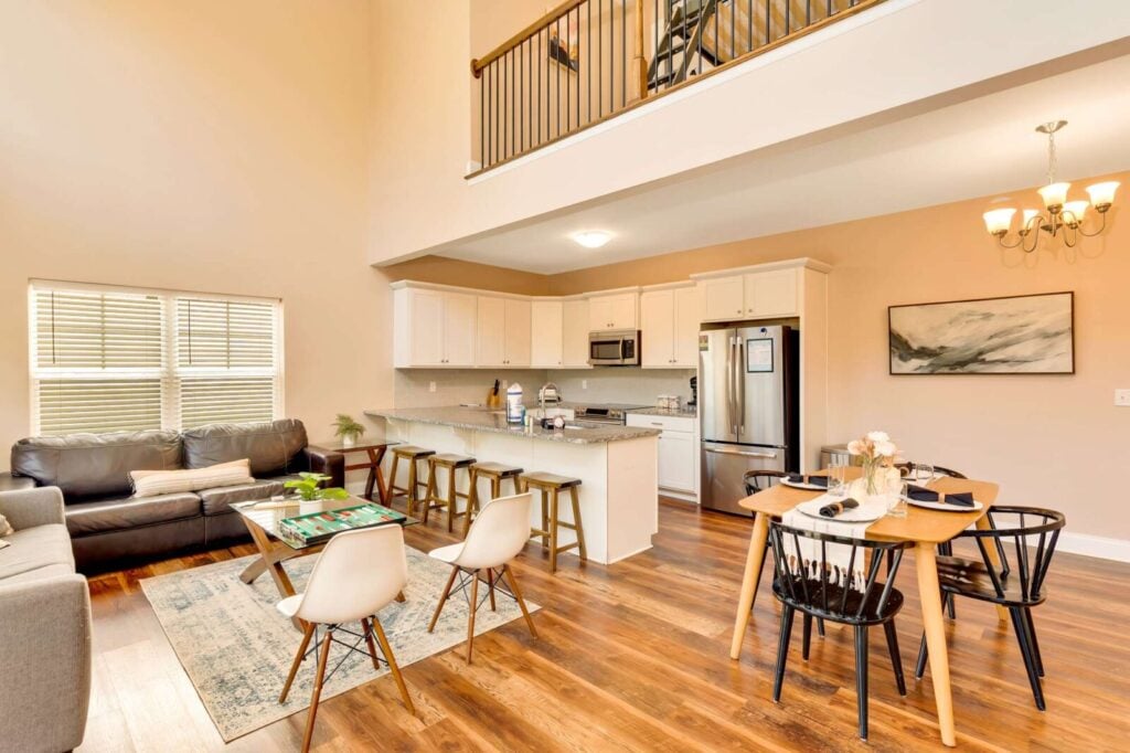 Hot Tub, Cityscape Haven at Missionary Ridge! Main Image