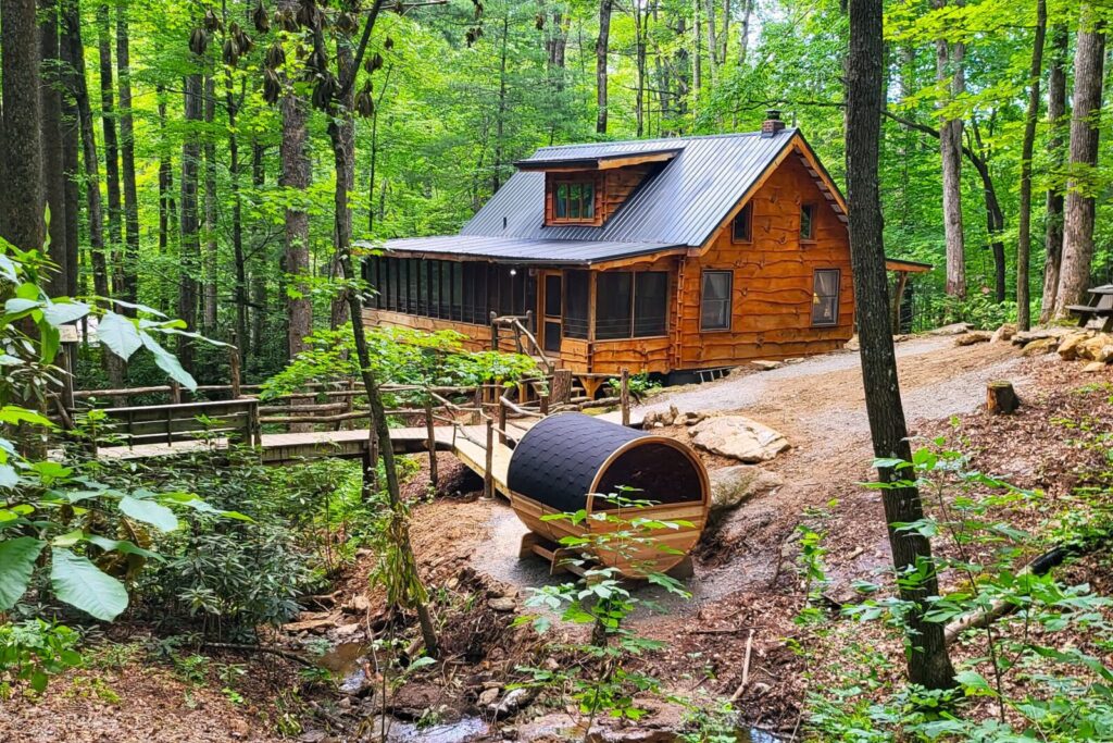 Ma & Pa's cabin at Cabin Fever in NC! Main Image