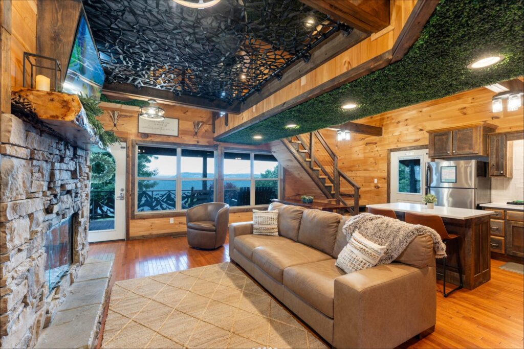 Big Time Hill Cabin with an indoor pool, hot tub, & great views! Main Image