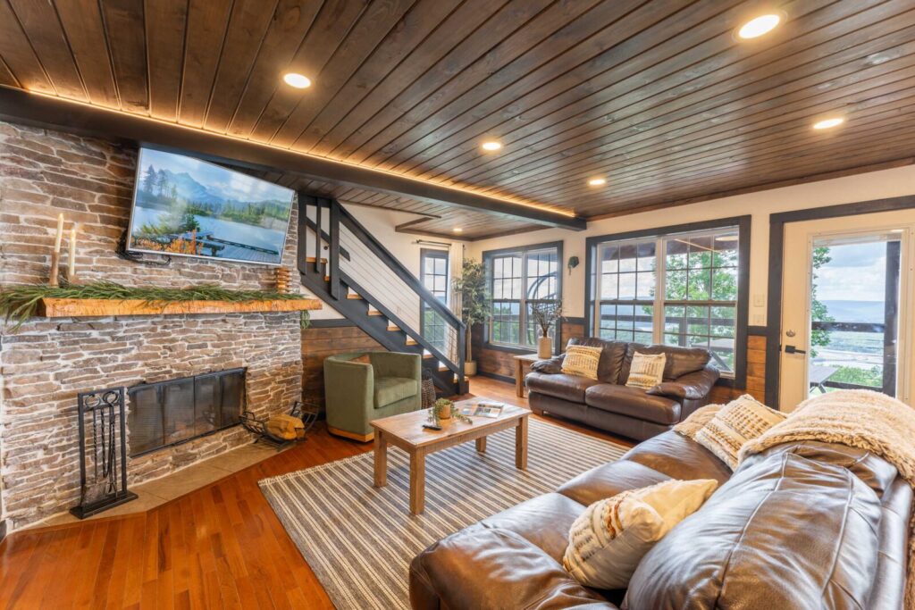 Mountain High Cabin with hot tub, fire pit, & indoor pool! Main Image