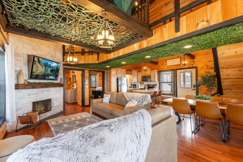 Sunset Ridge cabin 21 miles from Chatt, TN! Indoor pool & hot tub! Main Image