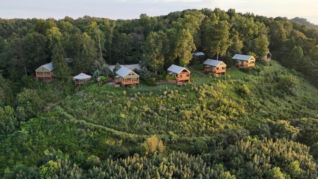 Wildflower Cabin – Hot Tub & Mountain Views Main Image