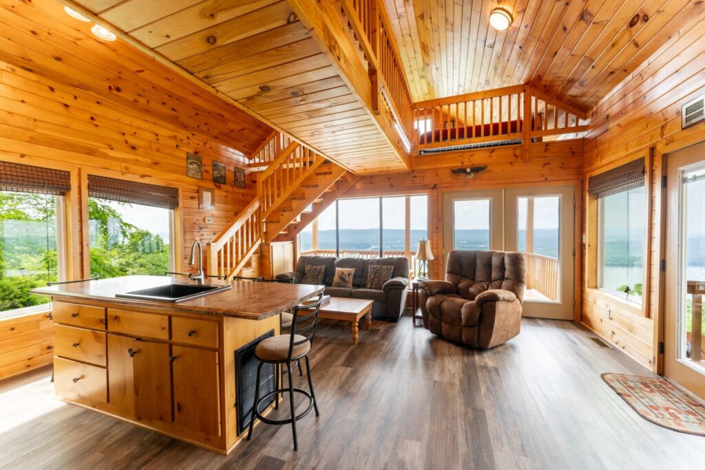Eagles Nest Cabin – Bluff Views & Hot Tub! Main Image