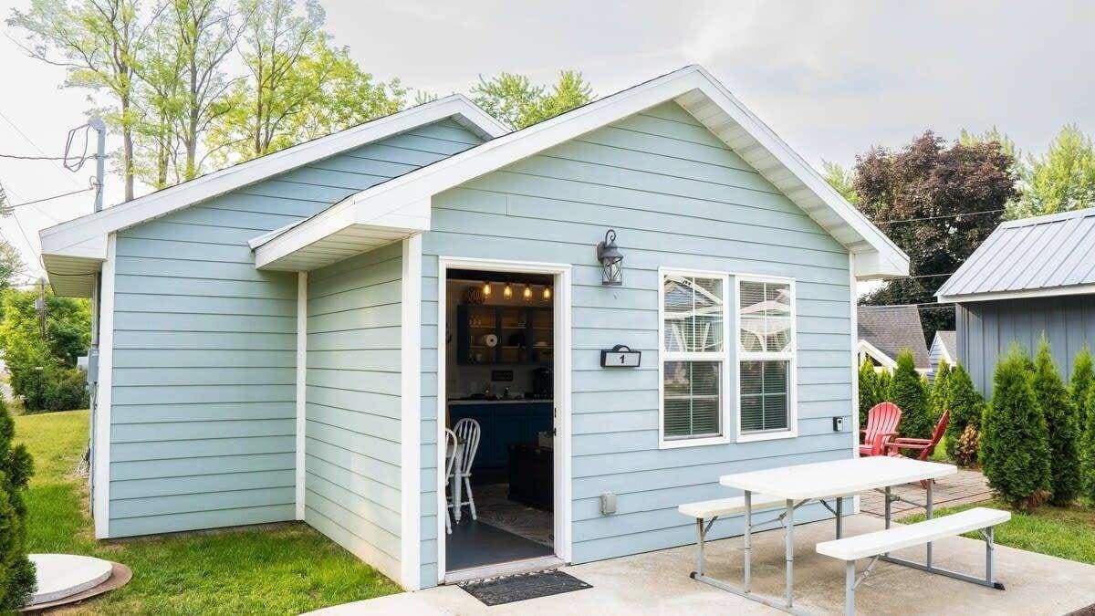 Sister Lake Cottages Unit 1
