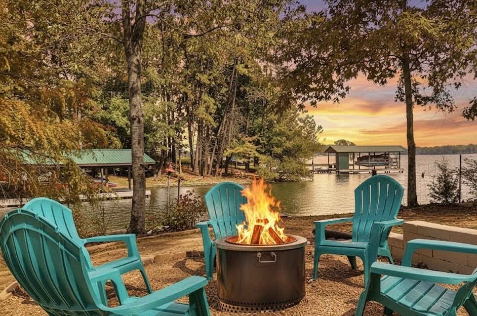 Watts Barr Waterfront Retreat! Main Image