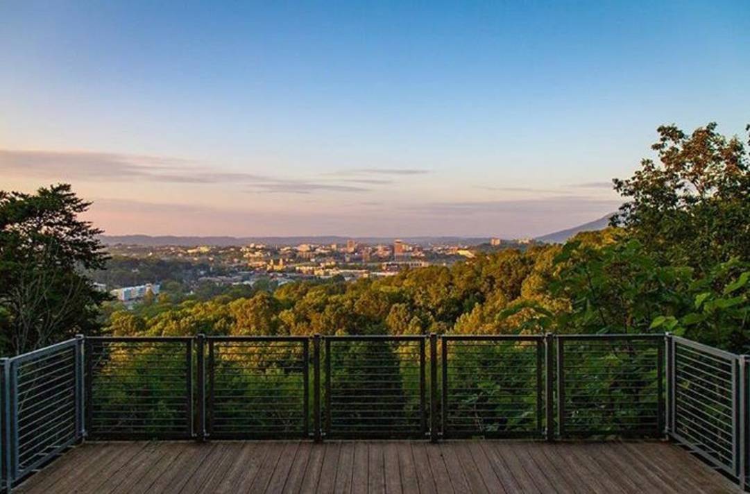 Stringer's Ridge trail with downtown Chattanooga skyline view