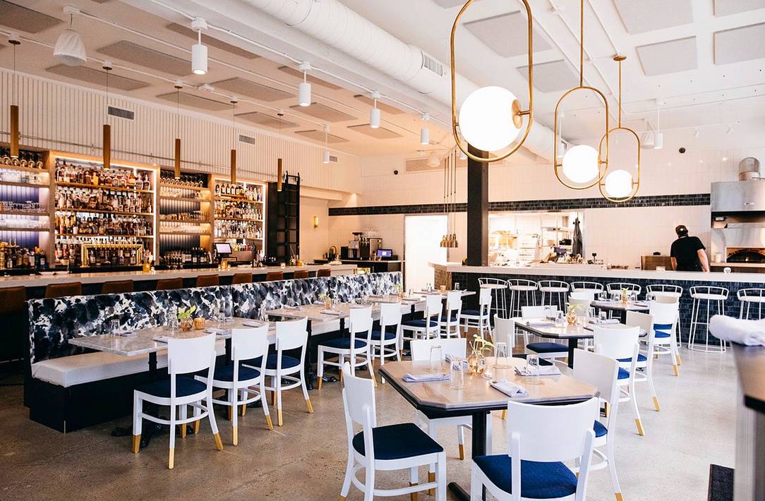 Easy Bistro and Bar oyster bar in downtown Chattanooga
