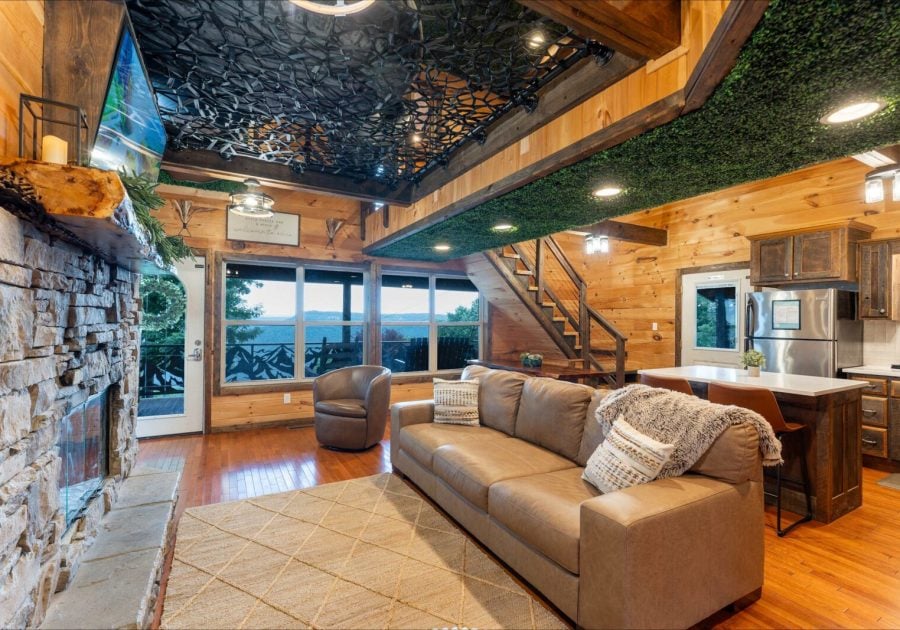 Big Time Hill Cabin with an indoor pool, hot tub, & great views! Main Image